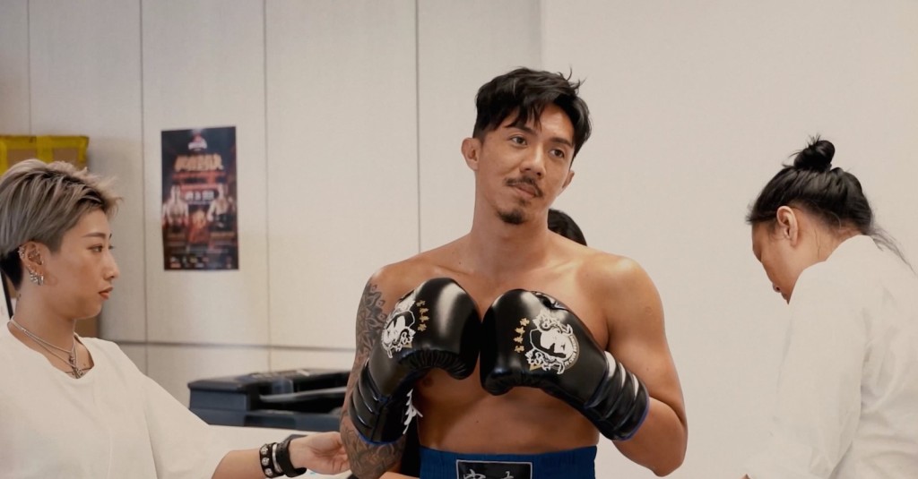 為操肌,阿聰與白烚薯仔、番薯、白飯談戀愛。 為操肌,阿聰與白烚薯仔、番薯、白飯談戀愛。