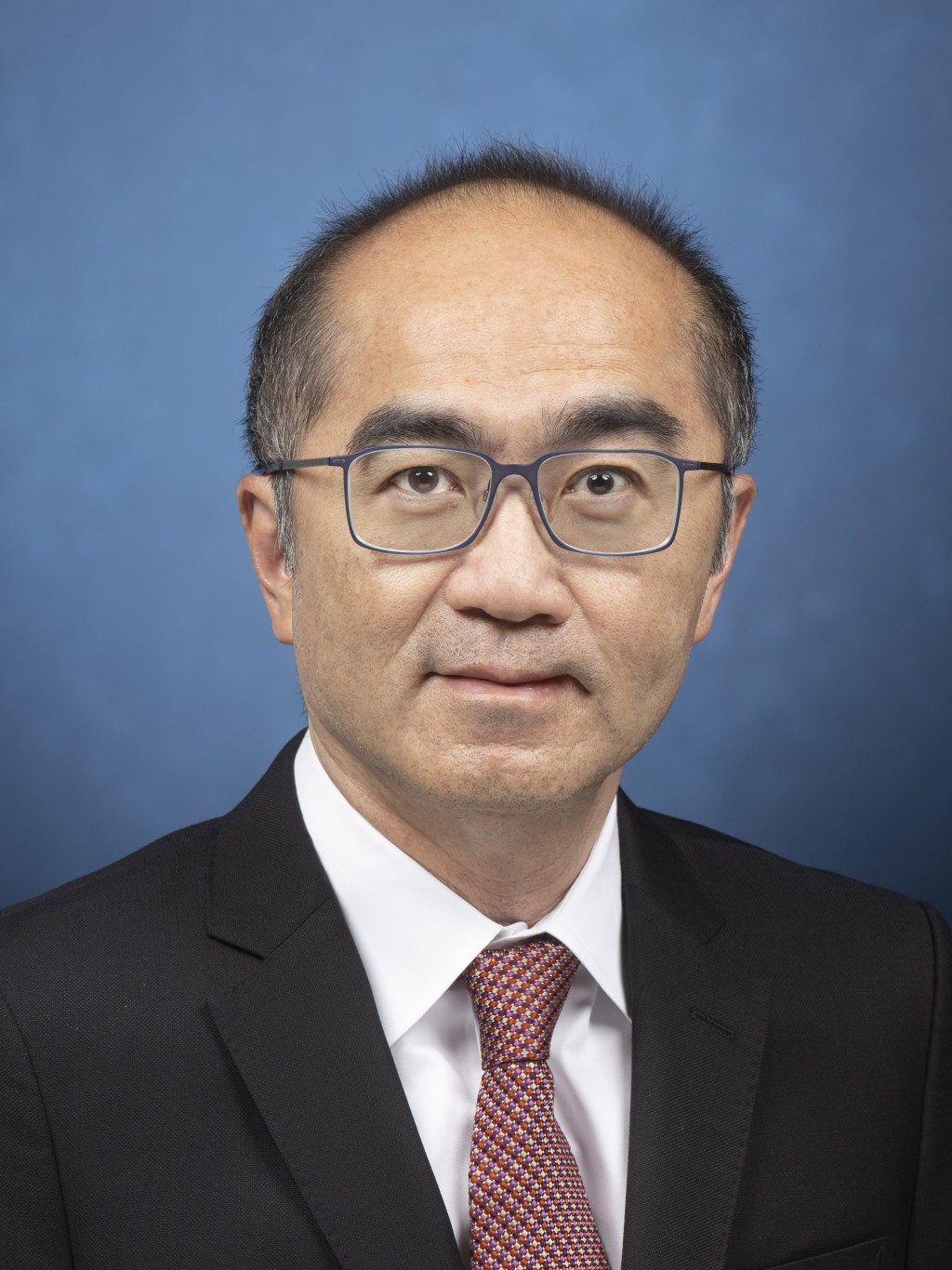 政府經濟顧問梁永勝已於早前退休。政府新聞處