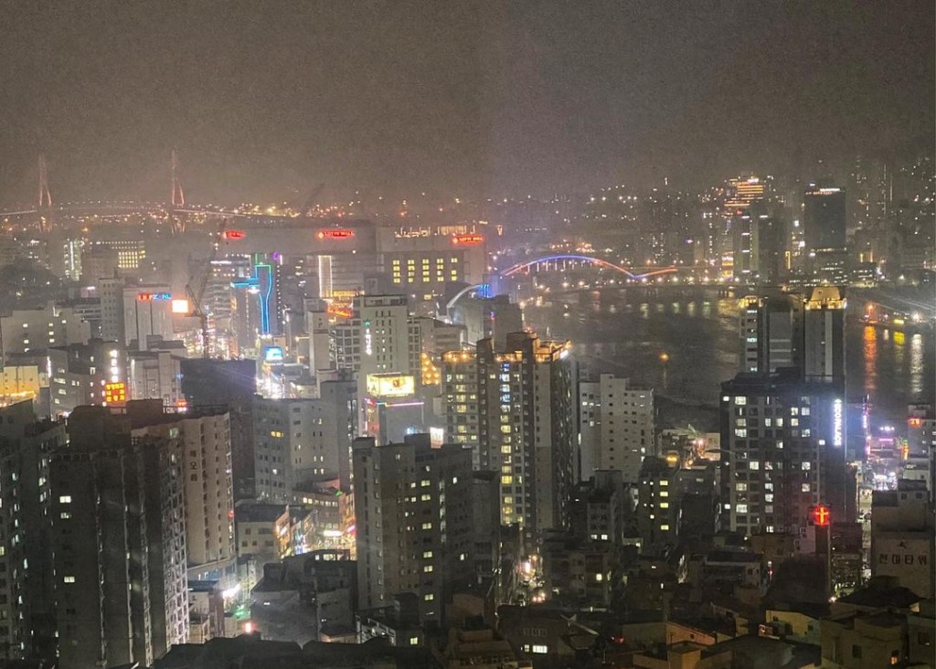最後一張相是一張風景相,唔知係咪想湊數呢?