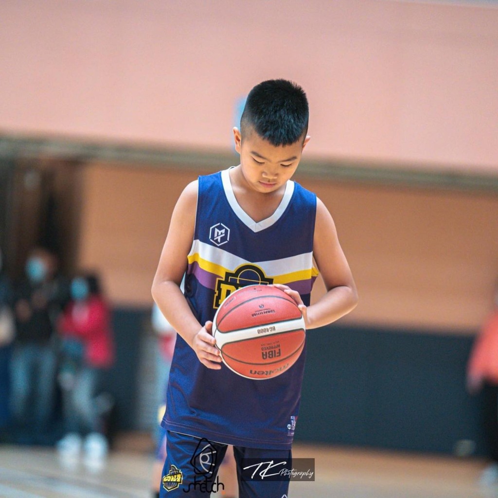 曹敏莉的兒子Marco是籃球健將。