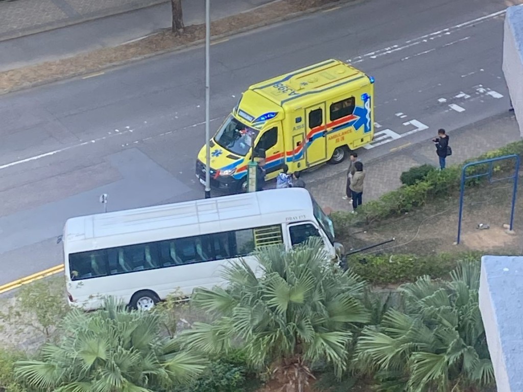 事發位置鄰近小巴站。FB：Martyn Keen@DB Matters