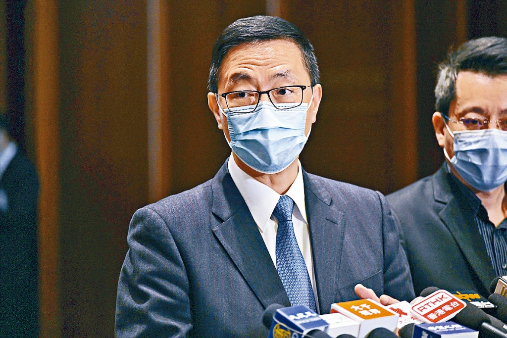 ■楊潤雄指將向學校發出通函，若學校能安排全校教職員定期檢測，可申請農曆年假後全校恢復半天面授課堂。