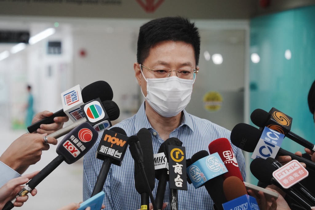 病人黃先生是首批在醫院接受服務的街症病人之一，今日因腳傷，由土瓜灣乘網約車前來求醫。
