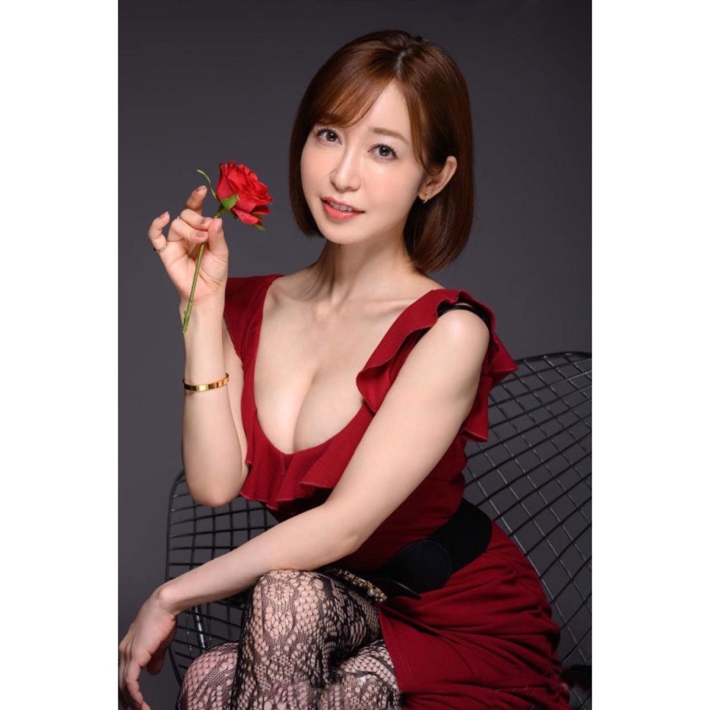 篠田優擅演人妻角色。