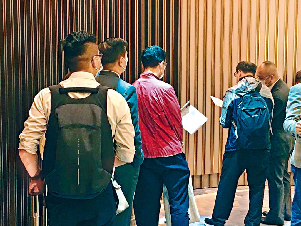 ■帝御.星濤累收逾3600票,將於明日應市。