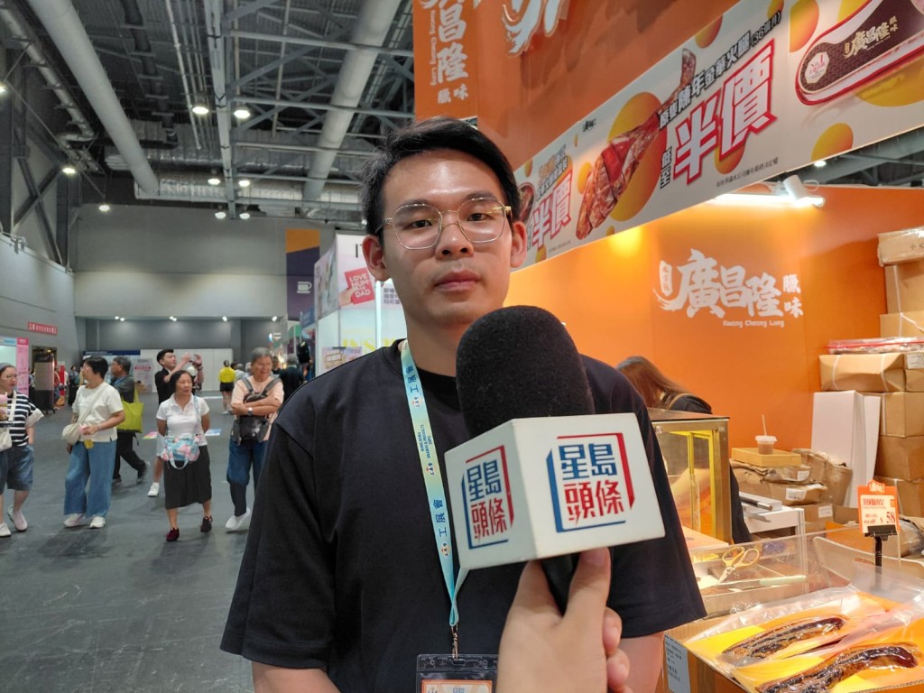 「廣昌隆」負責人楊先生指，店舖推出的「$1換$100產品禮券」反應熱烈，開場即搶購一空。