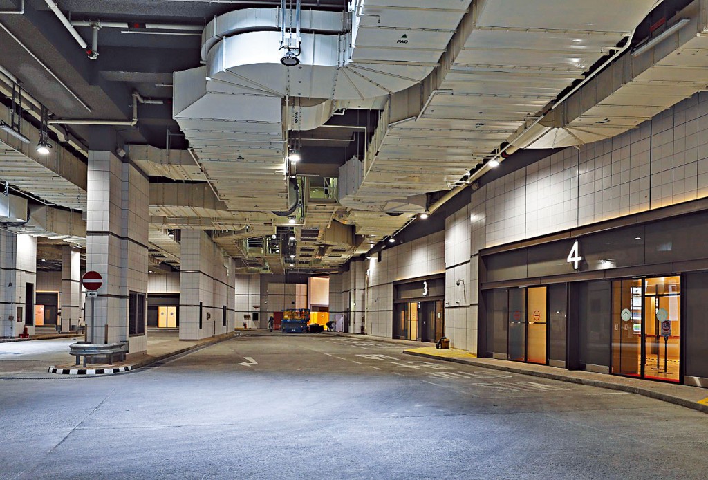 ■裕民坊新公共運輸交匯處將於四月二日啟用，巴士總站設置冷氣候車區。