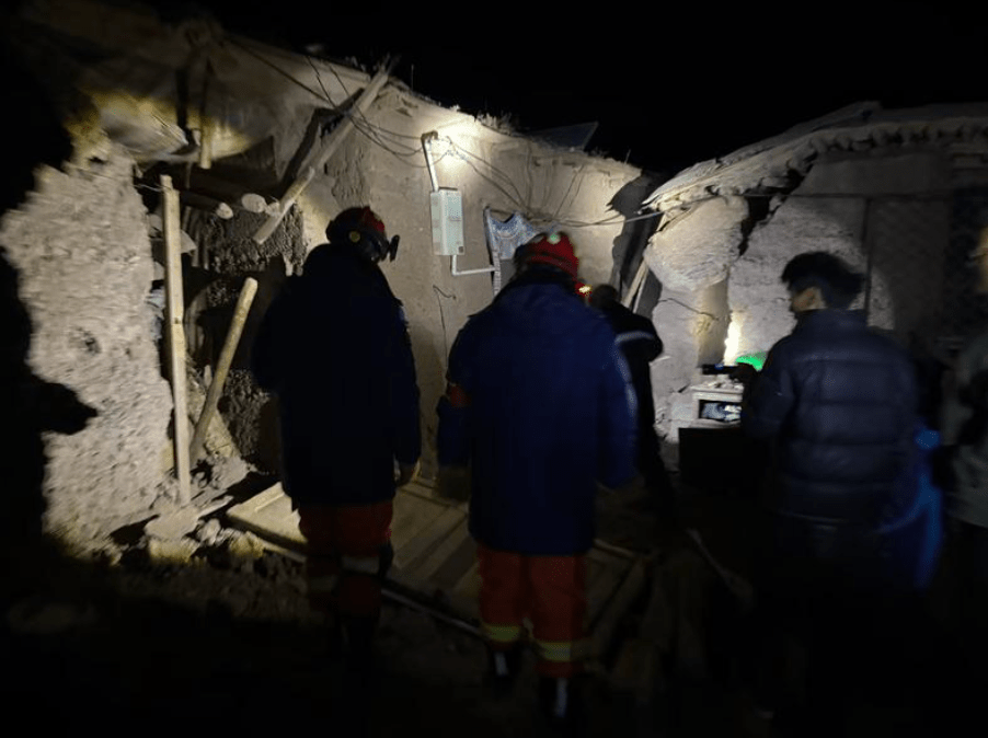 西藏那曲市巴青县7级地震,抢险搜救、伤员救助等各项抗震救灾工作持续推进。新华社 西藏那曲市巴青县7级地震,抢险搜救、伤员救助等各项抗震救灾工作持续推进。新华社