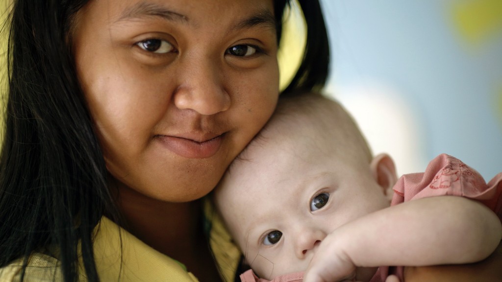 2015年一名泰國女子替澳洲夫婦代孕龍鳳胎，該對夫婦遺棄患有唐氏綜合症的男嬰，引發軒然大波。 路透社資料圖