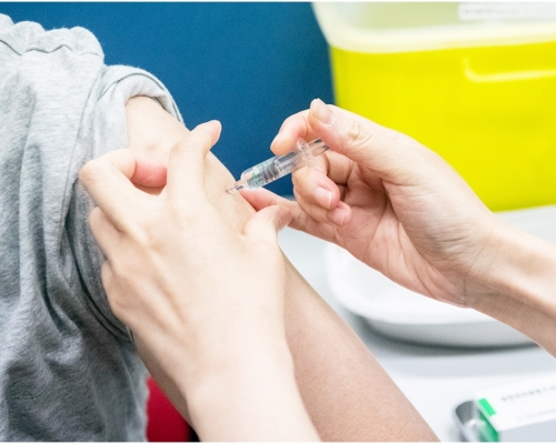 澳門由今日起，下調滅活新冠疫苗適用年齡至12歲。澳門特別行政區新聞局fb資料圖片