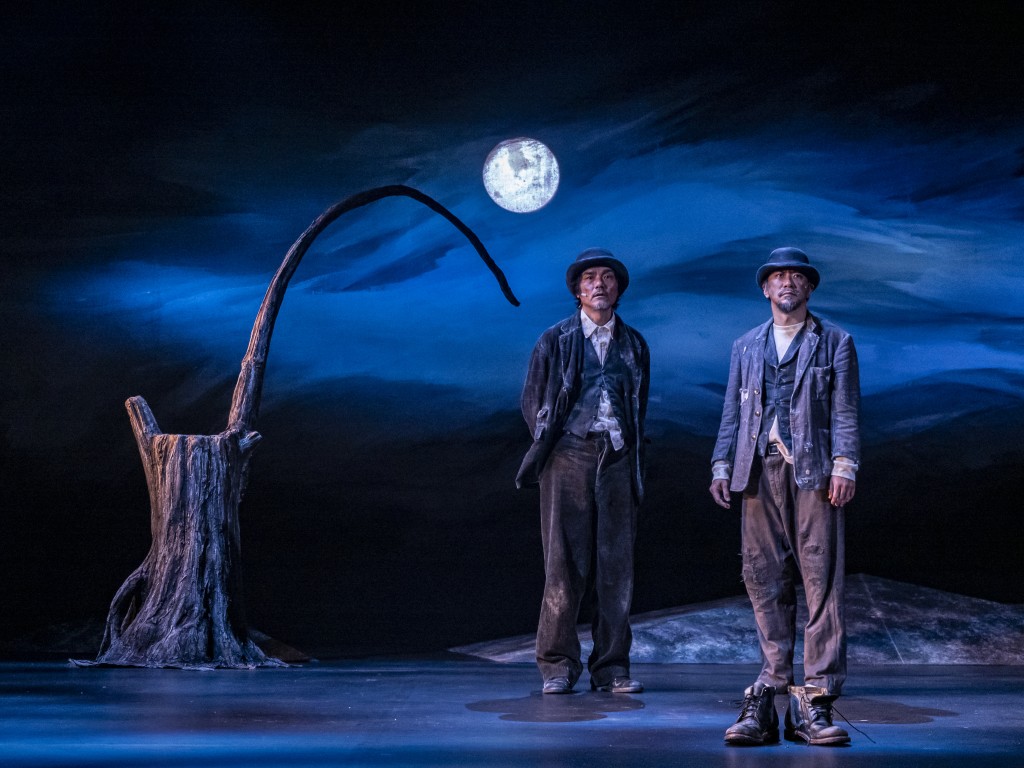 《等待果陀》的紀念品收益全數撥捐大埔宏福苑火災。