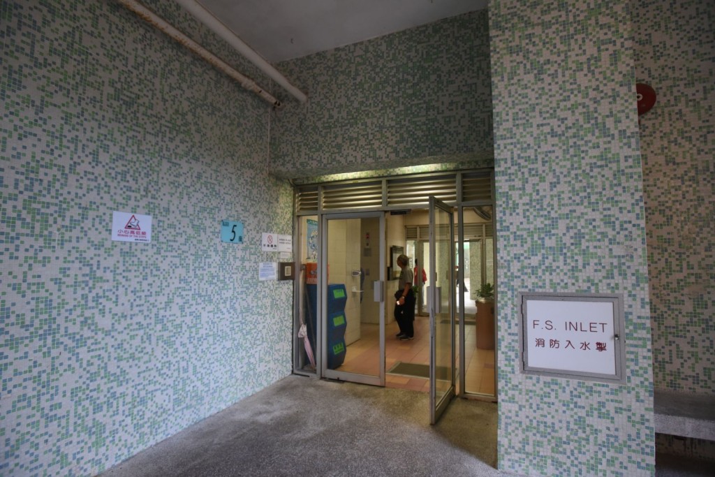現場為富寶花園5座一單位。