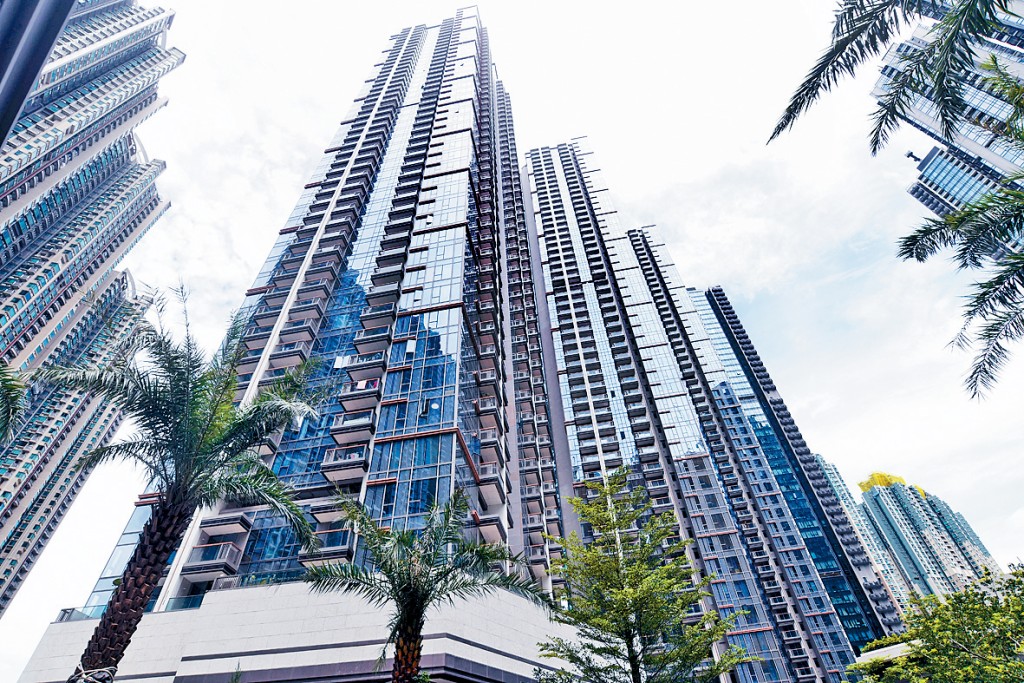 凱柏峰單日連錄12宗招標成交，合共套現逾1億，呎價最高1.86萬。