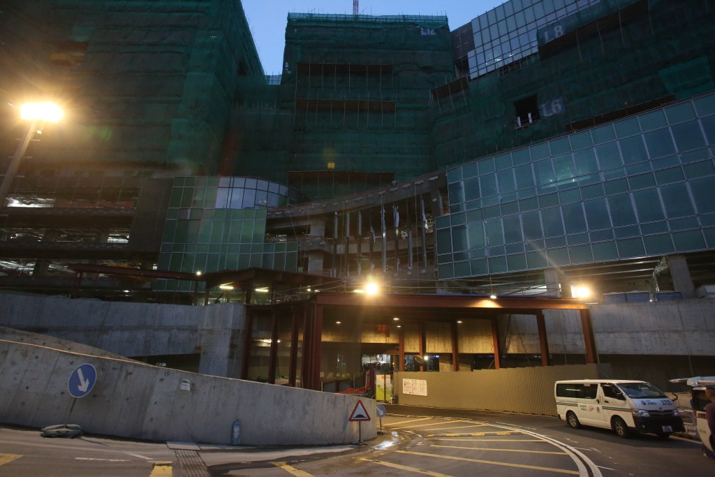 现场据了解为葵涌医院重建地盘。