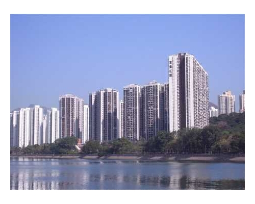 富豪花園中層戶5年帳面升值約350萬。