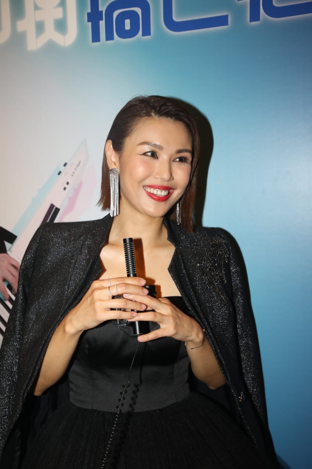 何嘉莉計劃在6月推出新歌。