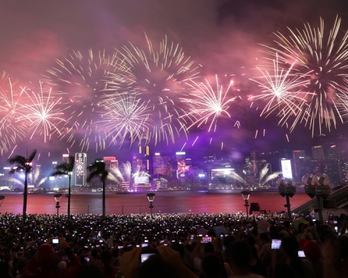 煙花匯演將於晚上9時舉行，歷時23分鐘。