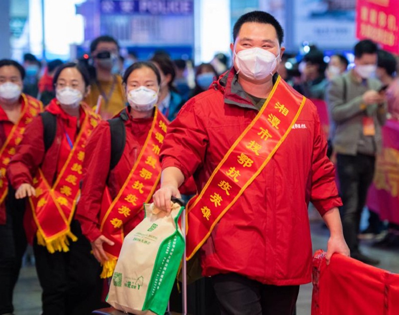 部分援助武漢醫療團隊分批撤離。新華社