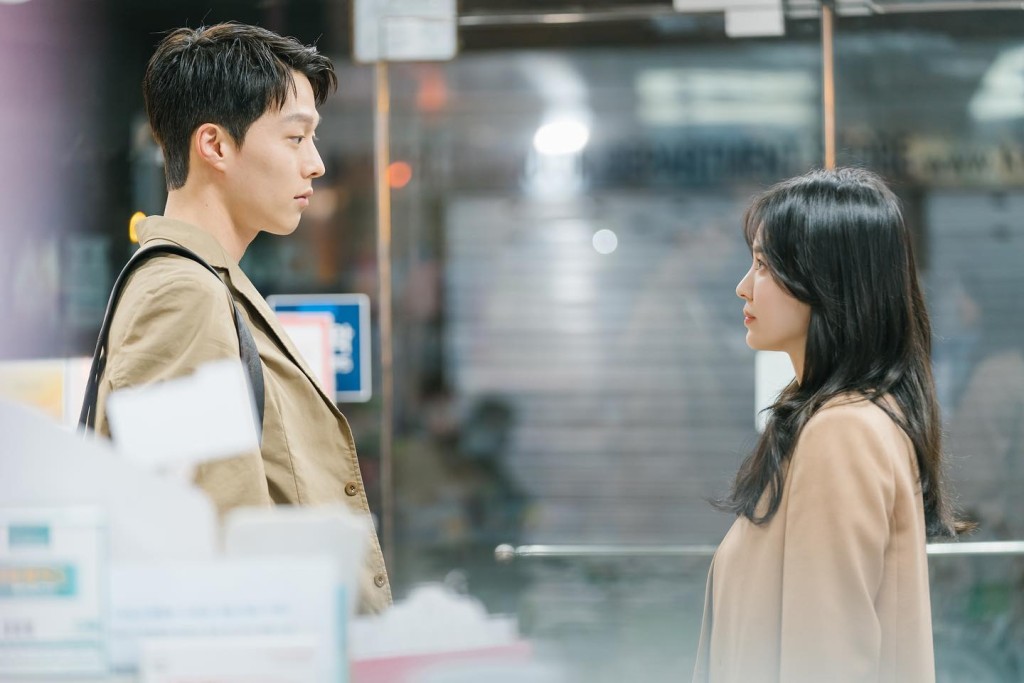 宋慧喬與張基龍在《現正分手中》上演姊弟戀。