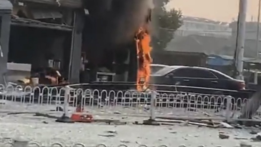 淮安市一间烧烤店发生爆炸。