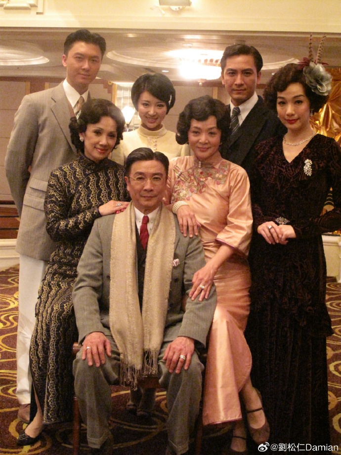 劉松仁說：「最近《名媛望族》又再重播，真是欣喜得到各友好的欣賞。」
