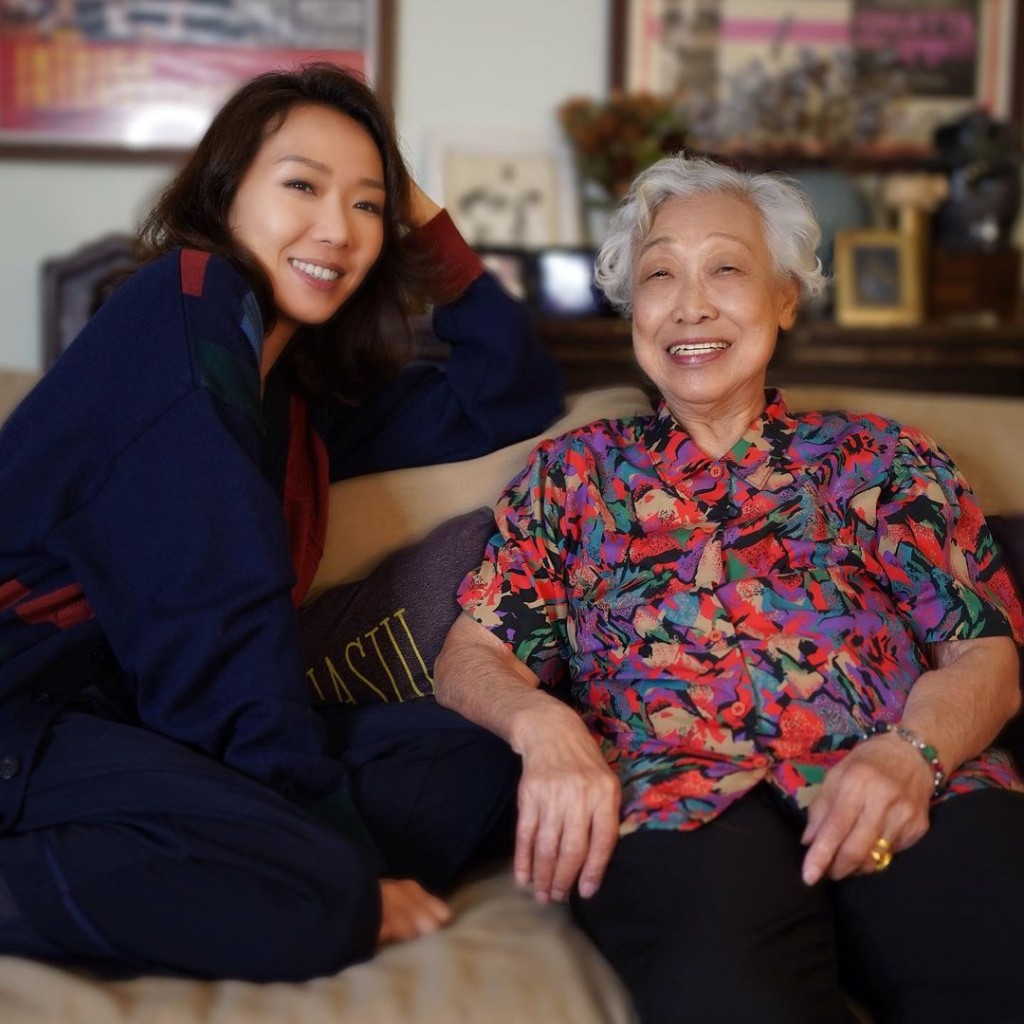阿芝與同住的外婆感情深厚。