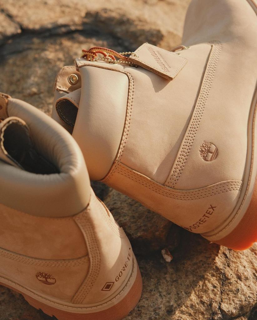 Timberland® for Beauty & Youth GTX 6吋短靴搭載Gore-Tex防水膜。