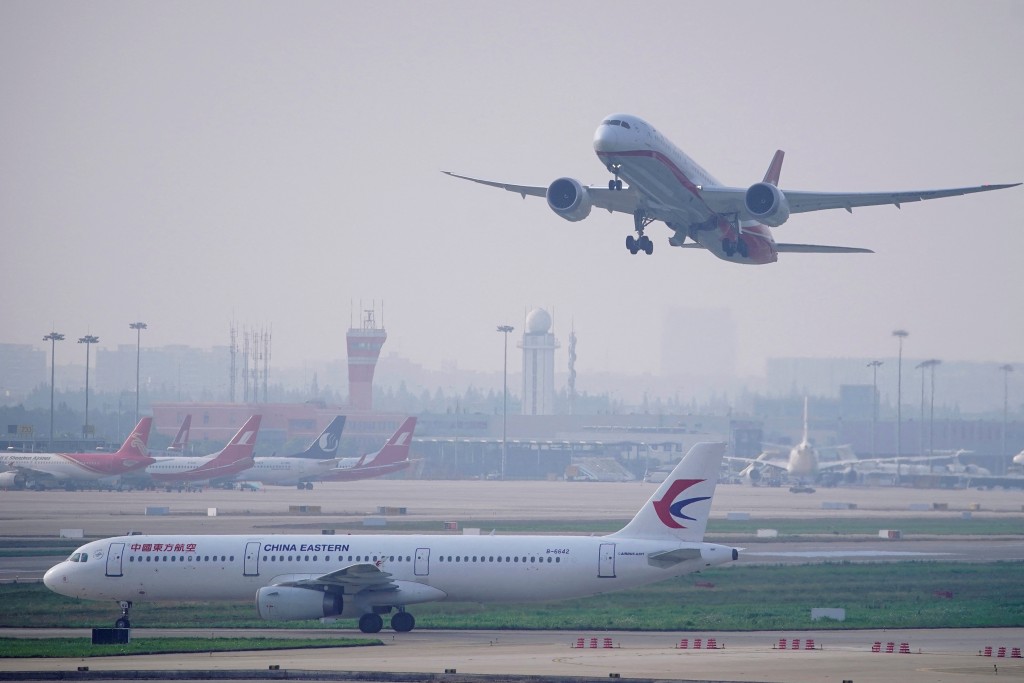 美国运输部早前批准中方航空公司将每周来回美国的航班数目增加到50班。路透社
