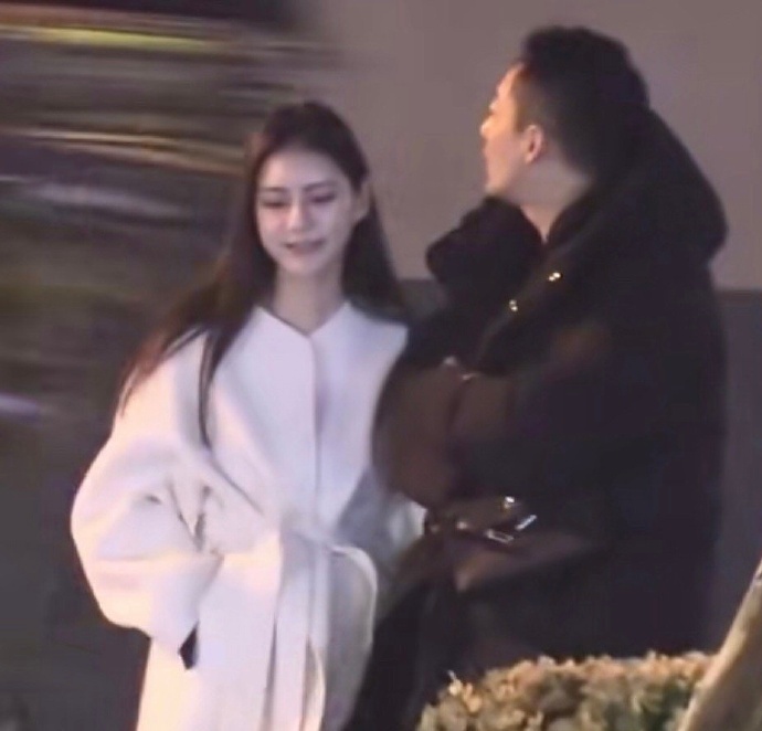 汪小菲和新歡台灣網紅Mandy（左）多次被拍得行街拍拖。
