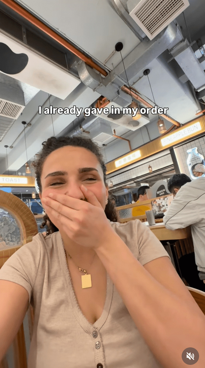 女事主在拍攝期間不斷發出「No Way（不可能）」的驚呼聲。