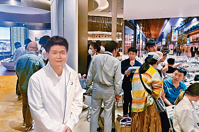 恒基林達民表示,THE HENLEY兩輪銷售合共售出107伙,套現超過8.8億。