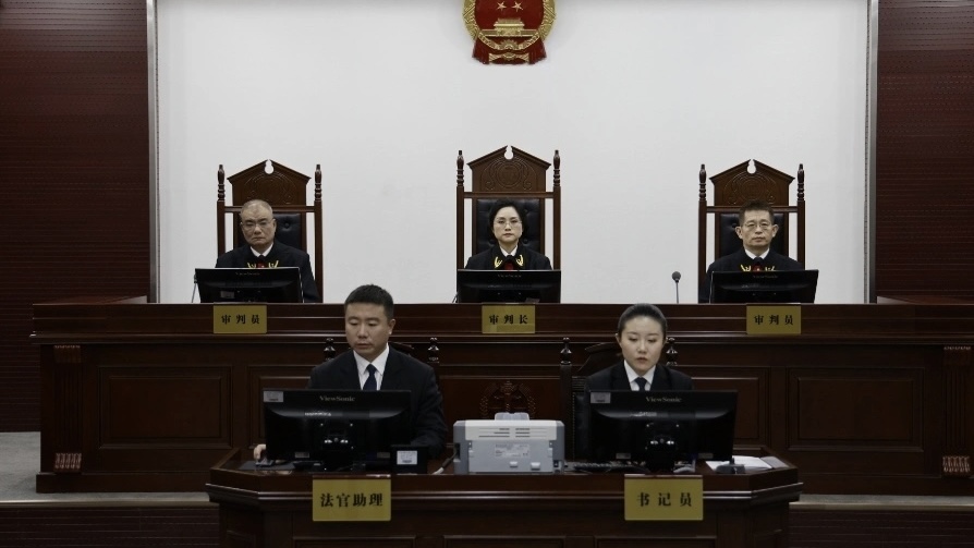 河北省承德市中级人民法院一审公开开庭审理孙远良受贿案。 央视