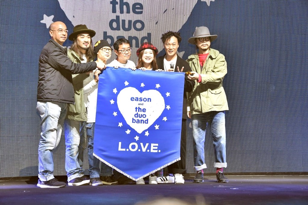 Eason表示，专辑已经推出，想不到下一步该怎么走。