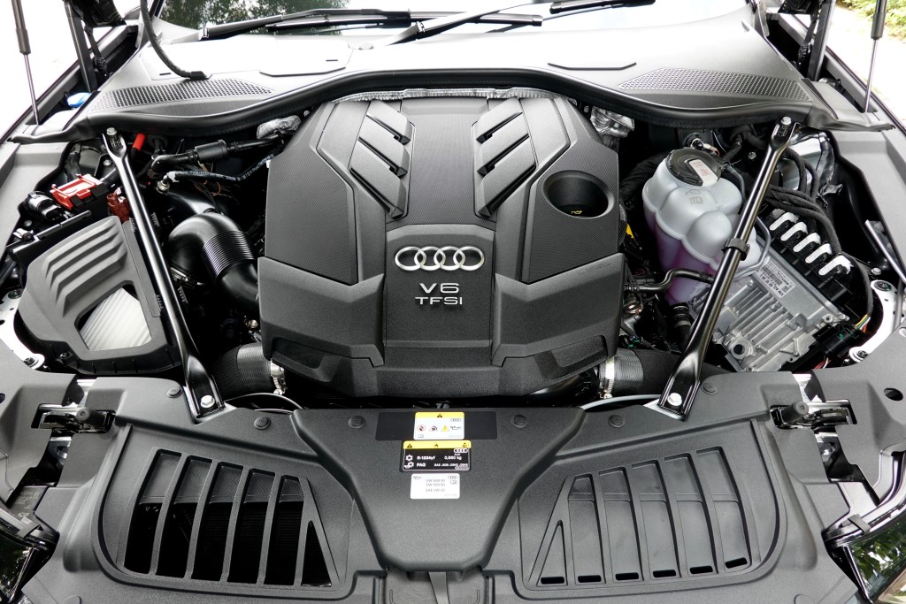 ●3公升V6 Turbo引擎附48V混能系统，兼具悭油及好力特性。