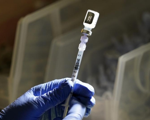 歐洲藥管局正研究mRNA疫苗會否引致腎炎等副作用。AP資料圖片