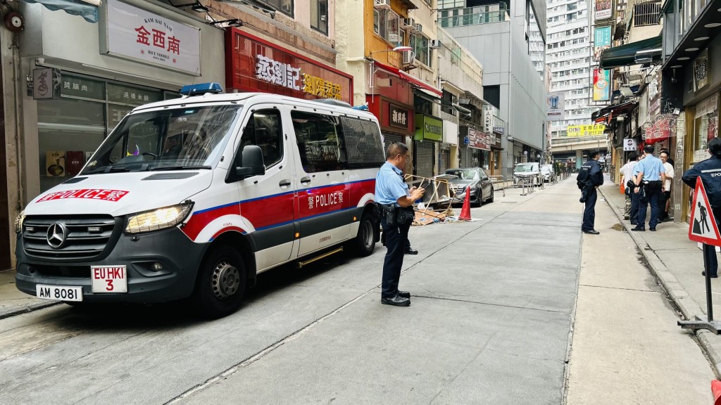 警車到場。蔡楚輝攝 警車到場。蔡楚輝攝