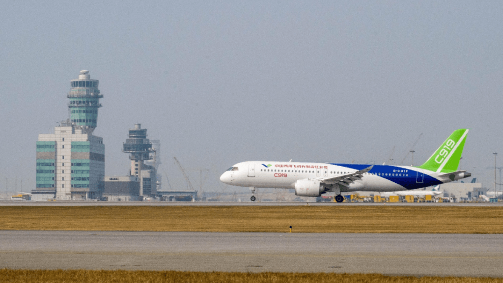 國家自主研製的C919及ARJ21飛機,周二首次到訪香港。林世雄網誌
