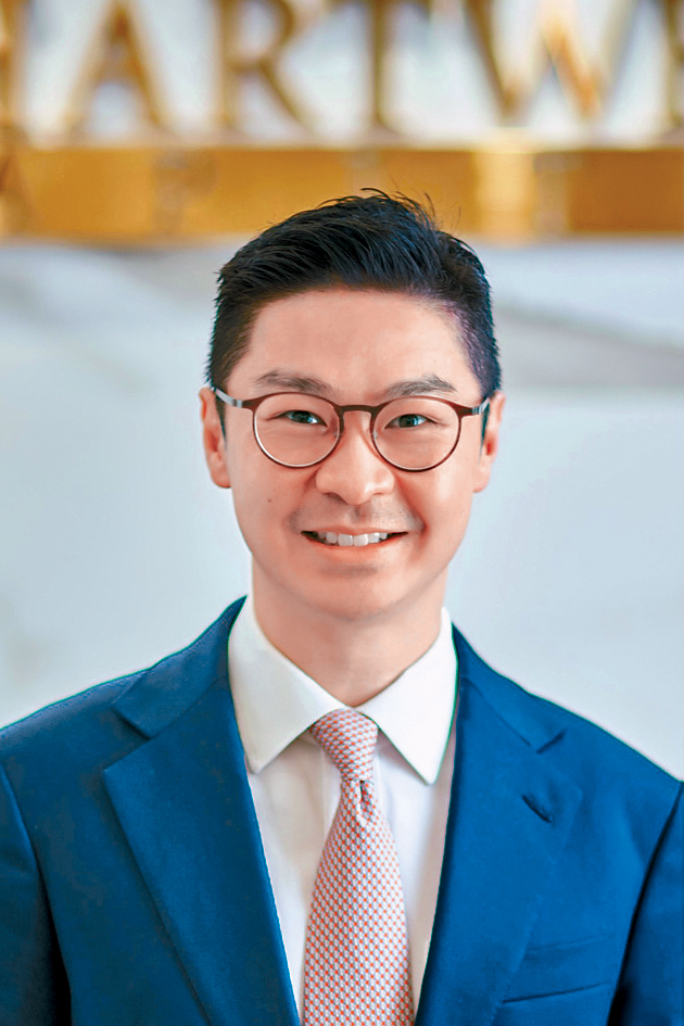 陳惠仁認為,許濤成控權人可提升管治透明度。