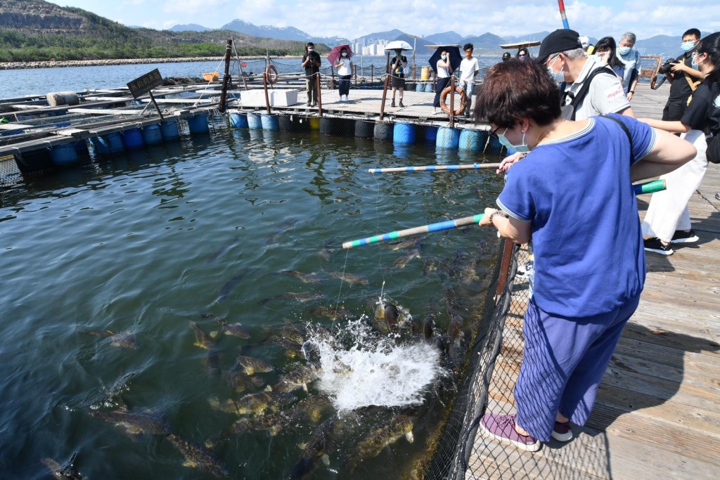 團員參觀南丫島漁民文化村。