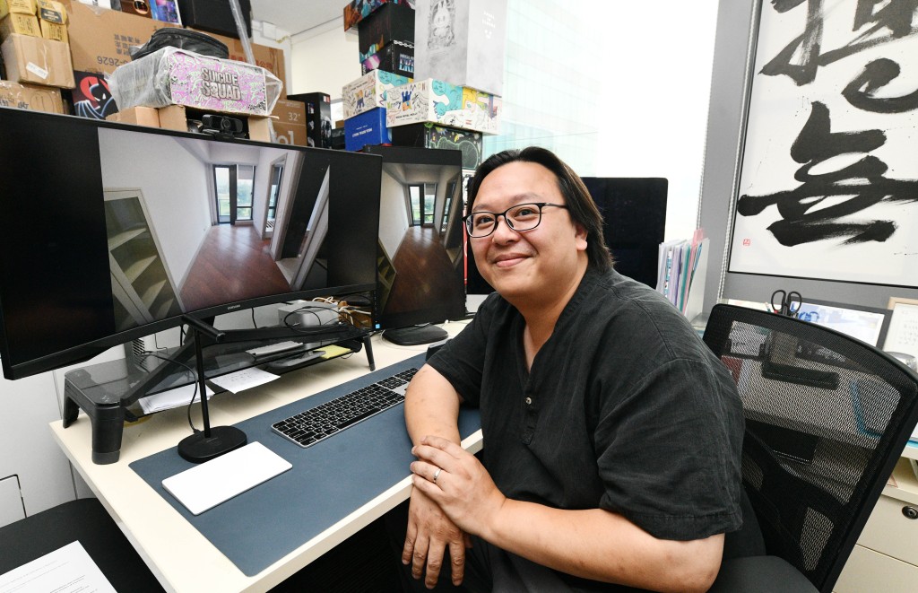 銀置地產廣告製作助理張學文見盡銀主盤百態,形容「每次開門都好像開盲盒」,甚至試過開門已聞到曱甴味要即時撤退。 銀置地產廣告製作助理張學文見盡銀主盤百態,形容「每次開門都好像開盲盒」,甚至試過開門已聞到曱甴味要即時撤退。