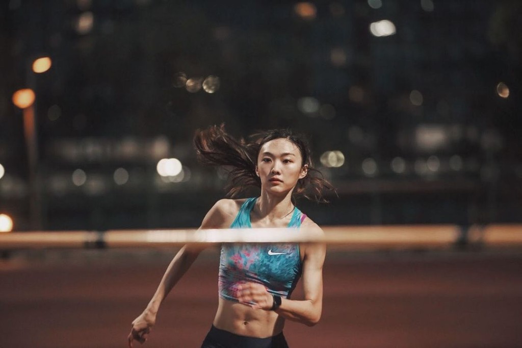 楊文蔚係現役嘅跳高選手。