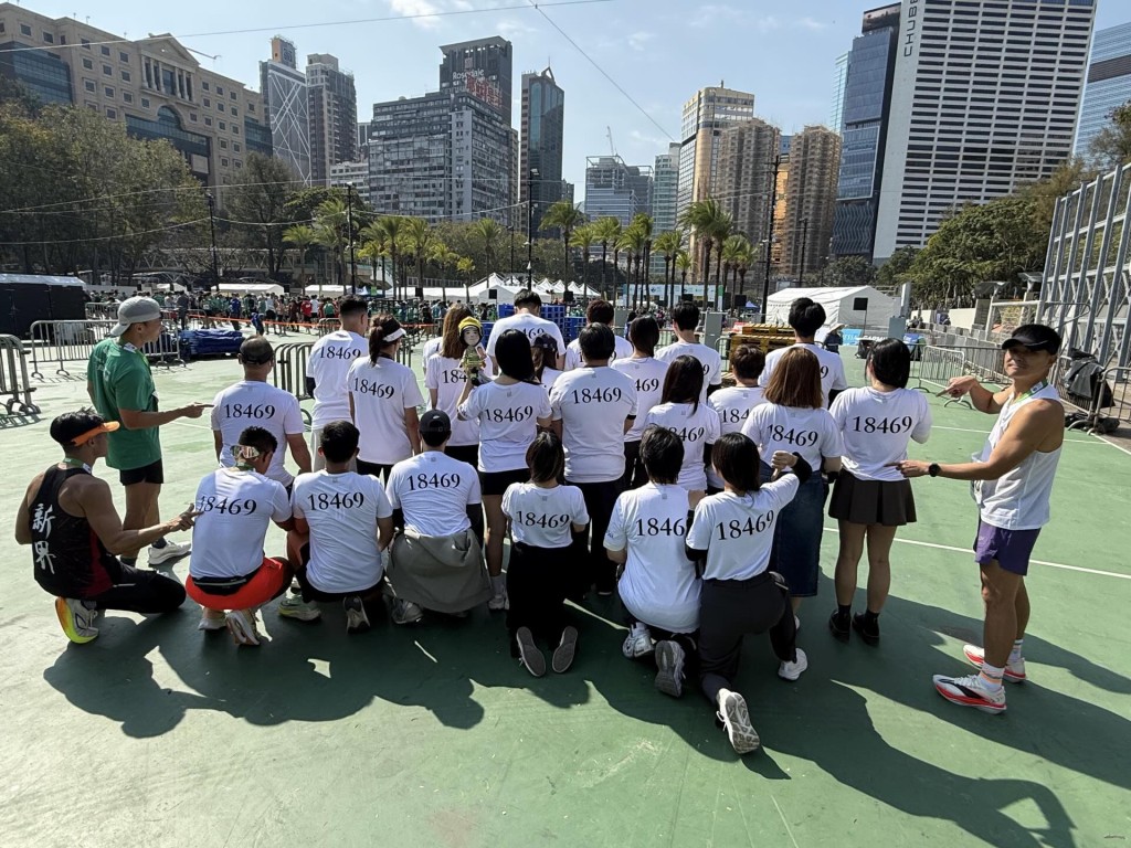 多名沙田消防局的人員今日參與半馬賽事。