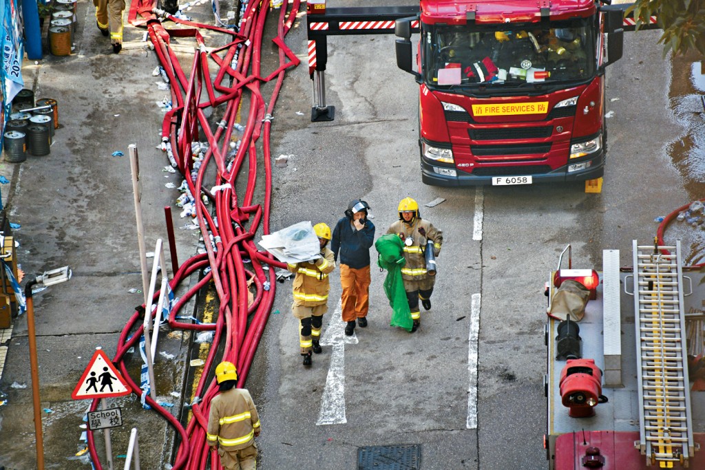 因應樓宇高度增加，專家建議日後預留更多空間作緊急消防通道，方便大型鋼梯車進出。