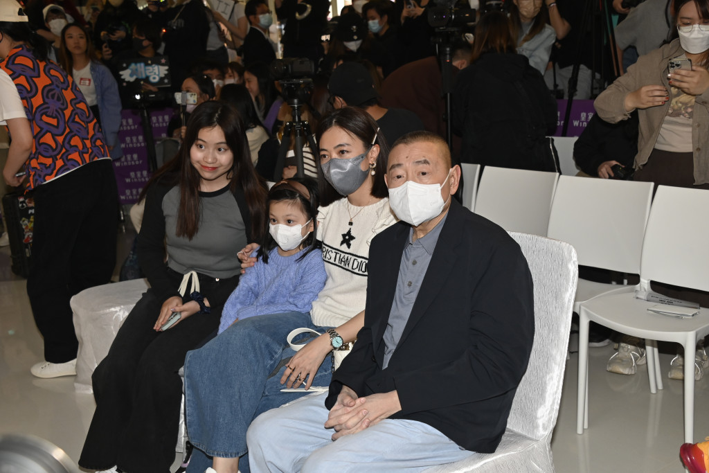 大劉上月都有陪妻女去旗下商場舉辦的韓團ITZY活動撐場。