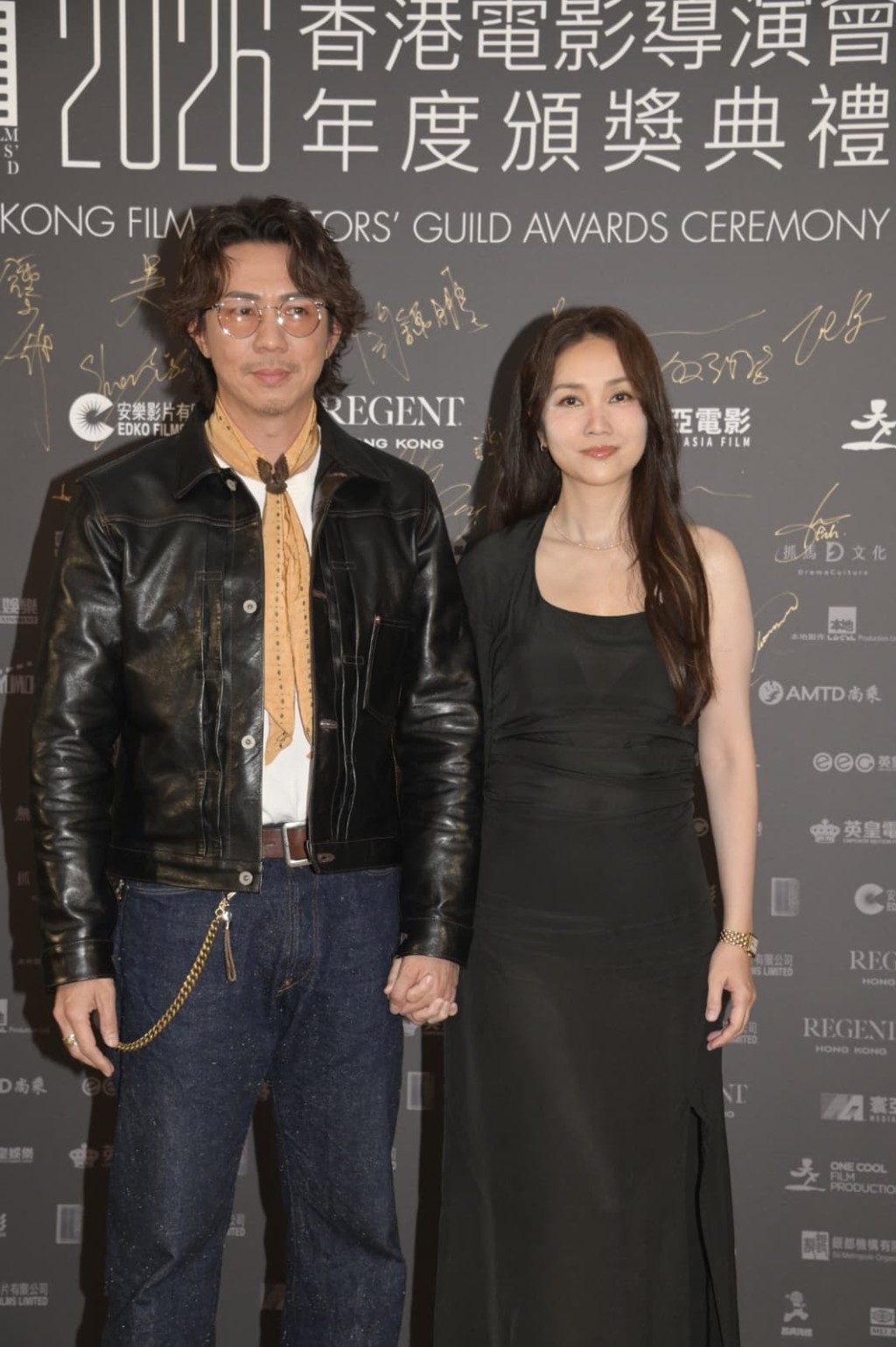 张继聪和谢安琪一起到场。 张继聪和谢安琪一起到场。