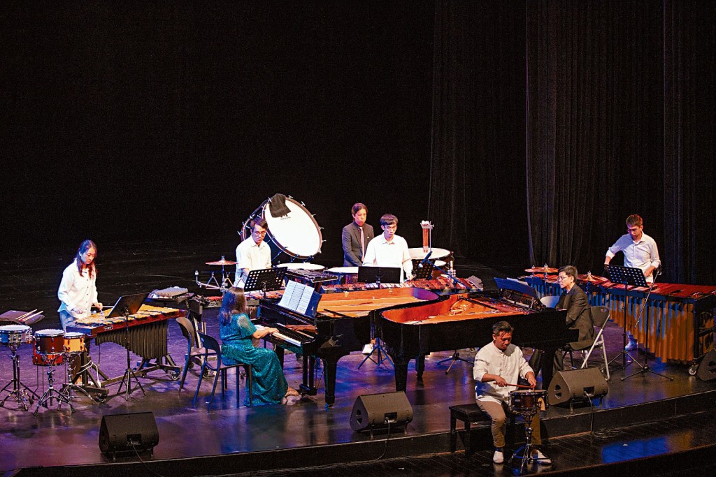 敲擊襄連同鋼琴二重奏組合「杜與沈」(杜寧武、沈惠蓮)及敲擊演奏家張立德在大灣區進行巡演。 敲擊襄連同鋼琴二重奏組合「杜與沈」(杜寧武、沈惠蓮)及敲擊演奏家張立德在大灣區進行巡演。