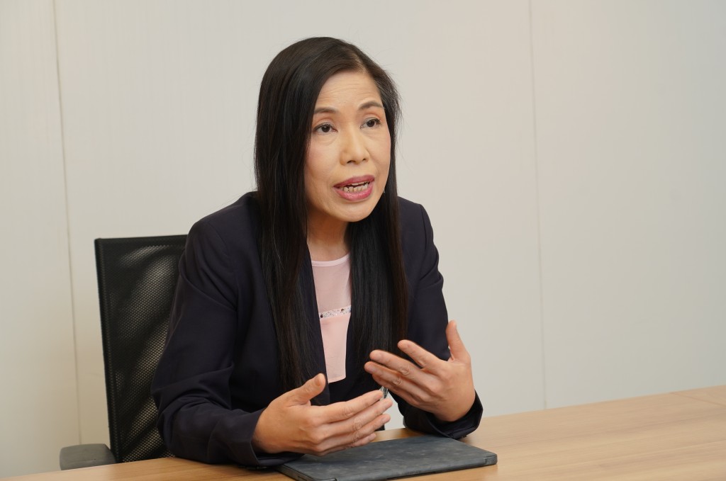 香港興業陳秀珍表示，資金回流物業市場，連帶樓價亦同步上升。