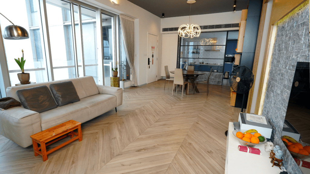 何文田懿薈 原木設計風 淺調長廳展現空間