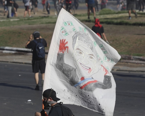 智利民众于10月起发动反政府示威。AP 