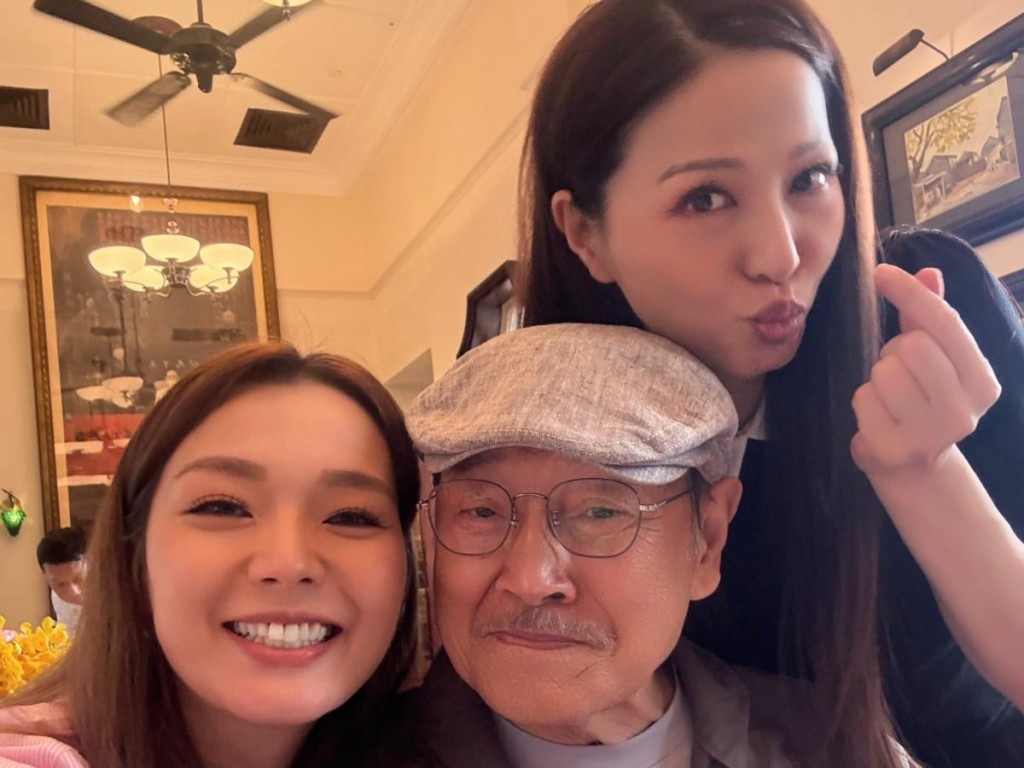 劉丹和《開心速遞》中兩位女兒。